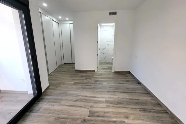 Apartamento moderno (desde 2024 - 148 m2 - 1.ª planta) en Alegria XVIII con piscina interior, sauna y gimnasio, en pleno centro de la ciudad, ¡a tan solo 300 m de Piscinas Naturales/Playa del Cura! — 25