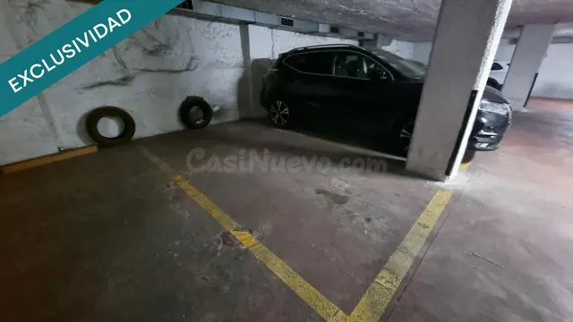Plaza de parking para coche mediano. - foto 3