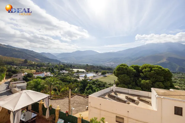 Casa de 6 dormitorios con piscina privada, terrazas y espectaculares vistas en Órgiva – Granada — 16