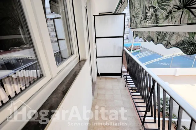 ¡ESPECTACULAR! EXTERIOR Y REFORMADO CON ASCENSOR Y DOS BALCO - foto 2