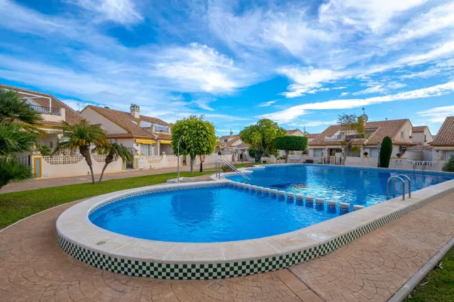 Encantadora Casa Adosada con Terraza Soleada en La Zenia — 24
