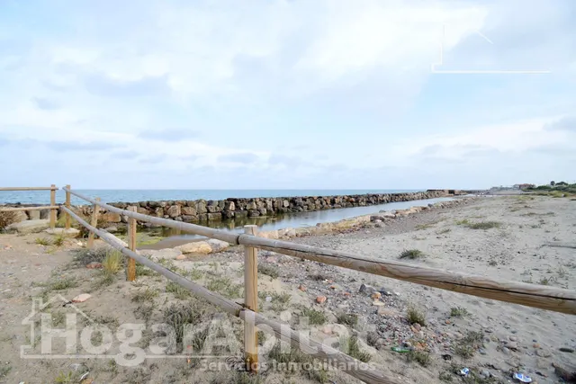 TERRENO URBANO EN PRIMERA LÍNEA JUNTO AL MAR — 14