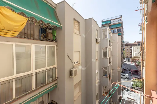 Piso en Venta en Granada Granada ZAIDIN — 25