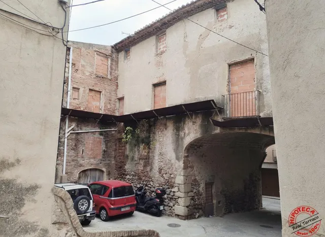 Edificio histórico para rehabilitar en pleno centro de Alforja – Gran oportunidad para inversión o promoción — 2