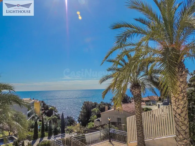 Casa en venta en La Tortuga (Lloret de Mar) con licencia tur