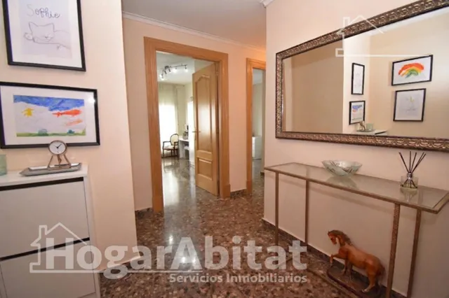 PRECIOSO ÁTIO CON TERRAZA Y TRES BALCONES — 48