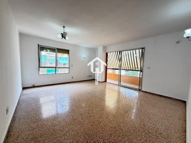 PISO EN VENTA EN ALICANTE. ZONA DE BABEL. 74m2, 4 habitaciones, 1 BAÑO Y 1 ASEÑO, TERCERA PLANTA CON ASCENSOR. — 21