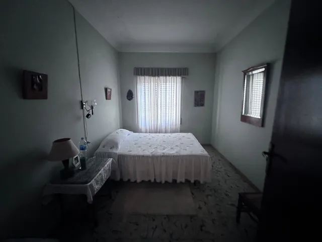 Oportunidad en Monóvar: amplia casa de 4 habitaciones y 2 baños — 25
