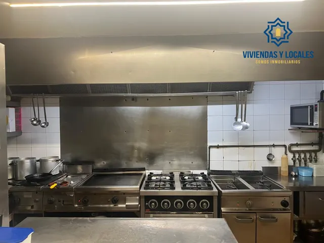 SE TRASPASA RESTAURANTE TOTALMENTE INSTALADO Y FUNCIONANDO JUNTO PLAZA DE GRACIA Y CALLE RECOGIDAS — 18