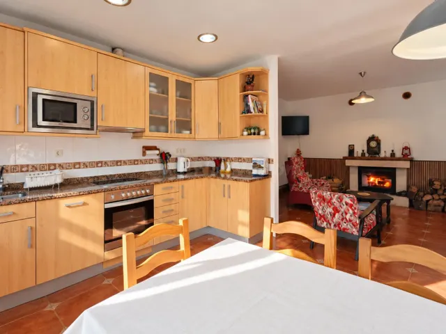 CASA RURAL CON LICENCIA PARA ALQUILER TURÍSTICO EN SAJA, CAB - foto 2