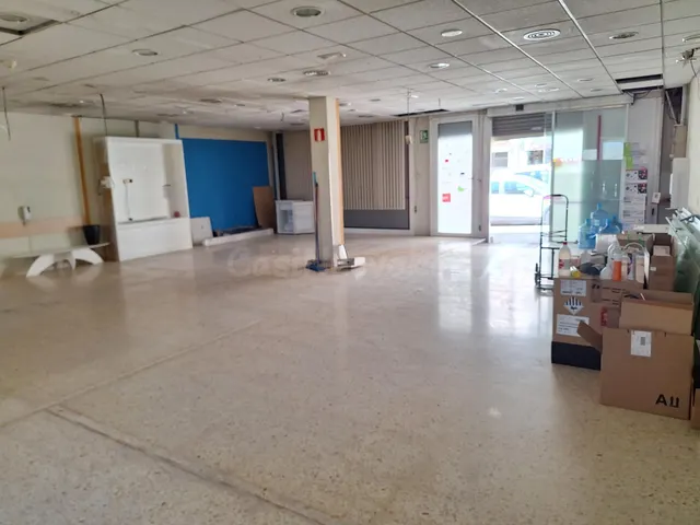 LOCAL COMERCIAL EN ZONA DE PAS - foto 5