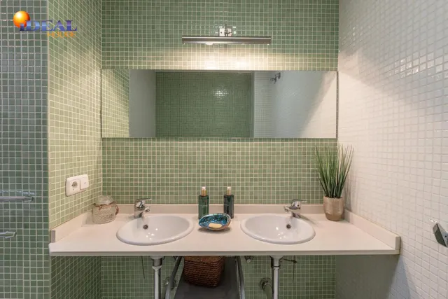 Espacio, confort y calidad: magnífica vivienda unifamiliar adosada — 43