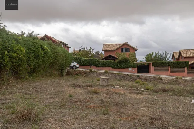 VENTA DE PARCELA EN LA URBANIZACIÓN CAÑADAS DEL PARQUE — 26