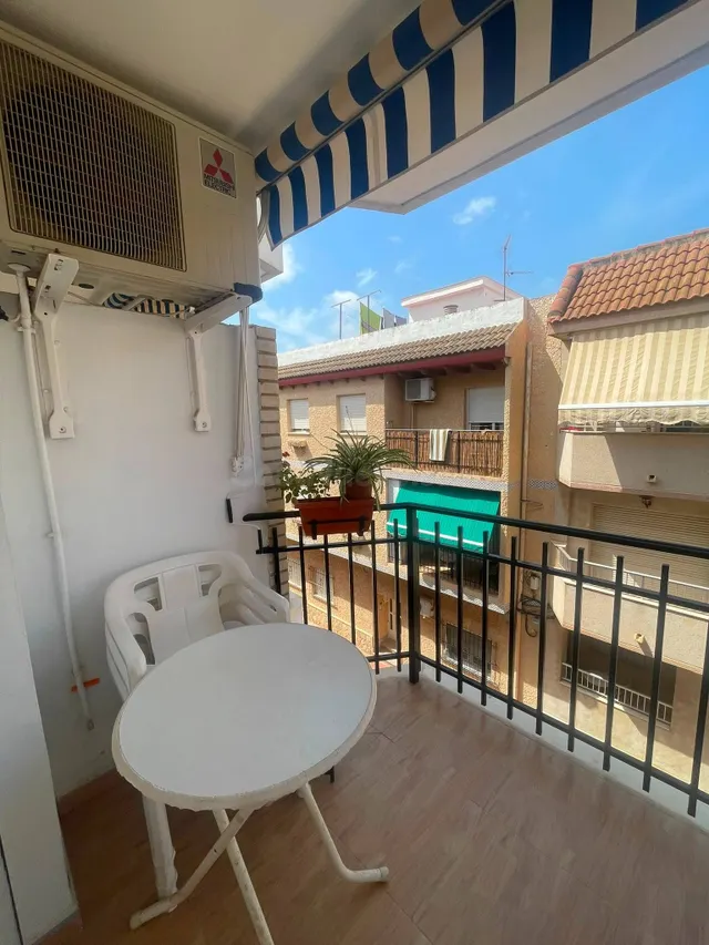 Apartamento con terraza cerca de la playa y la AGA en Santia - foto 3