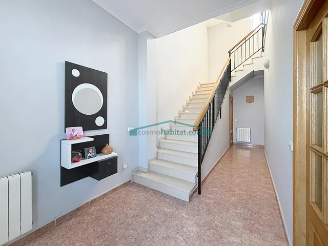 Casa independiente de 275 m2 con piscina, jacuzzi y terrazas en San Antonio de Benagéber — 6