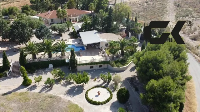 Finca-Resort Privada de 15.000 m2 con Tres Viviendas, Bodega - foto 2