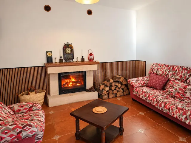 CASA RURAL CON LICENCIA PARA ALQUILER TURÍSTICO EN SAJA, CAB - foto 3