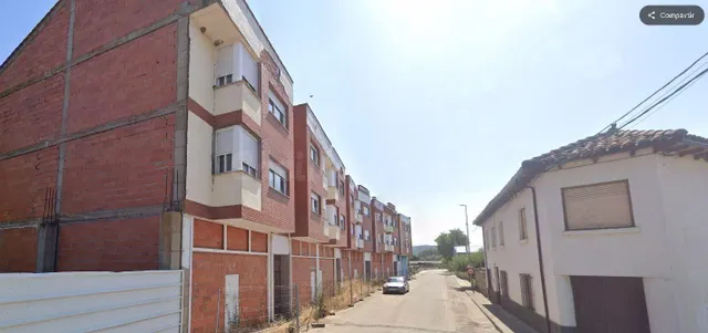 LOCAL COMERCIAL DESTINADO A GARAJES EN SANTA COLOMBA DE CURU