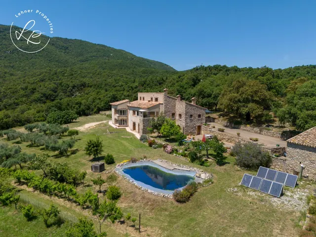 Espléndida Masia en venta en La Jonquera