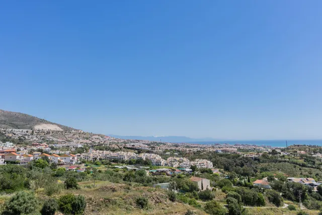 Chalet con Vistas al Mar  y la Montaña – Ubicación Privilegiada — 16