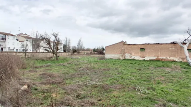 Urbis te ofrece un terreno en venta en Peñaranda de Bracamonte, Salamanca. — 23