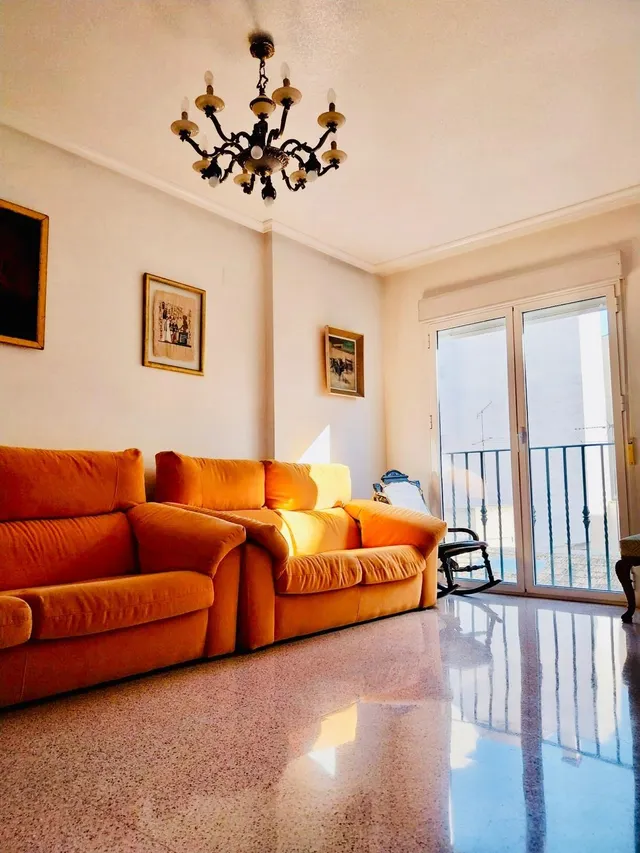 Piso de gran tamaño y excelentes calidades en pleno centro de Almoradí. — 12