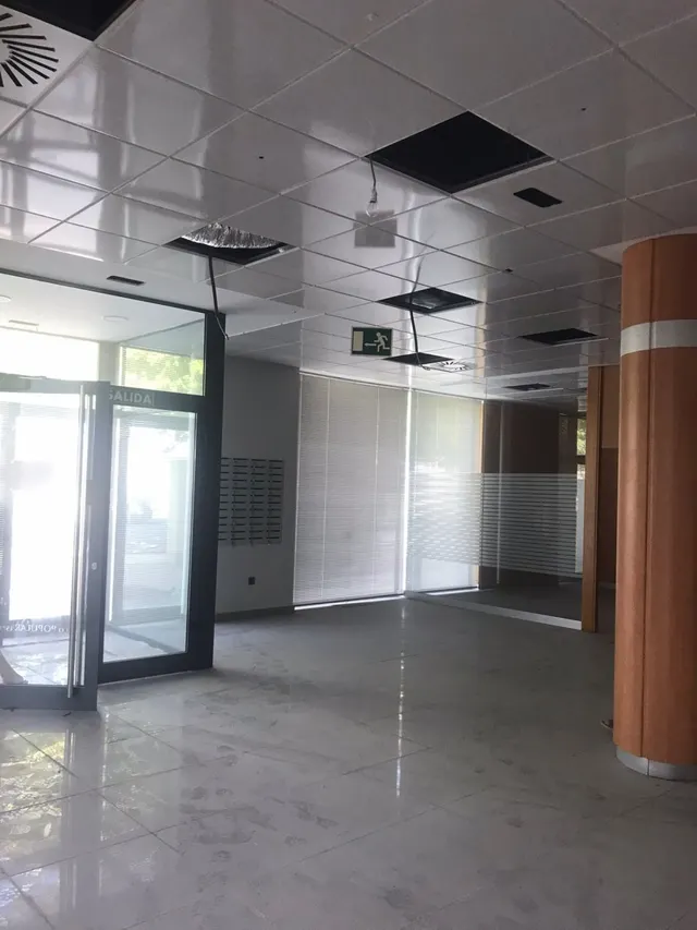 Local de 252 m2 en el poligono campo alto - foto 4