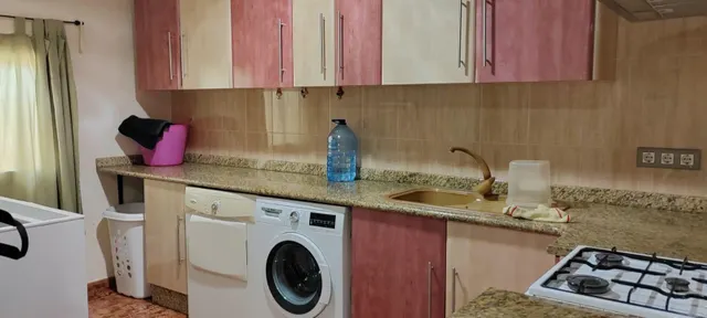 SE VENDE CHALET EN MUY BUENA ZONA PEGADO AL PUEBO Y A 20 MINUTOS DE ALICANTE — 14