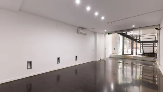 Local comercial 74m² en alquiler - Eixample — 10