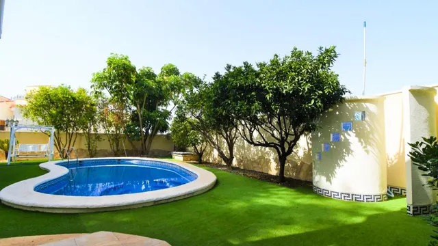 Villa 5 habitaciones 300m² en venta - Centro de la Ciudad Quesada — 46