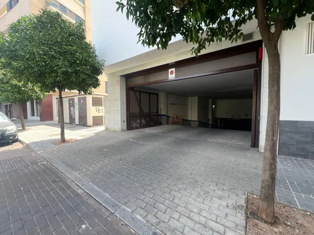 ¡Oportunidad! Amplia plaza de garaje en zona Quirón, Córdoba — 6