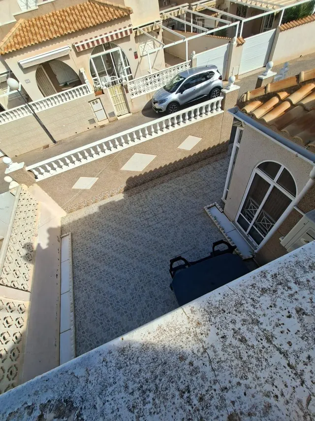 Villa con piscina comunitaria, Alicante, Torrevieja. 4 dormitorios, 82 m2, 1,2 kilómetros del mar — 9