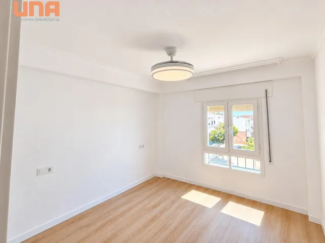 Piso en carretera de Trasierra sin muebles, listo para entrar a vivir — 9