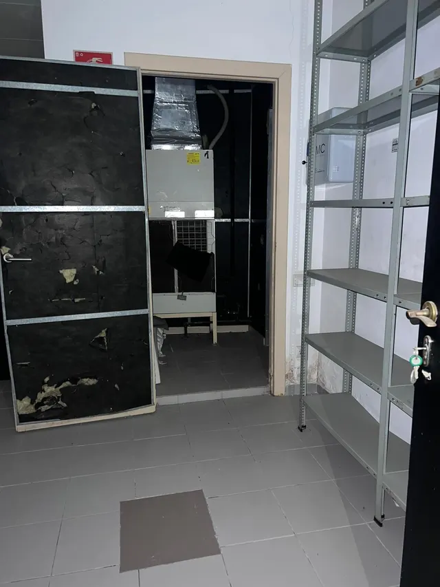 Local comercial en Obispo Benlloch — 30