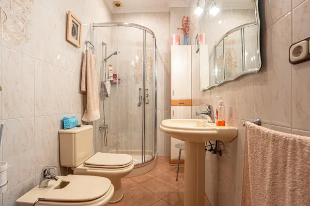 Espectacular vivienda de más de 200 m2 con 4 dormitorios, 3 baños y gran azotea — 24