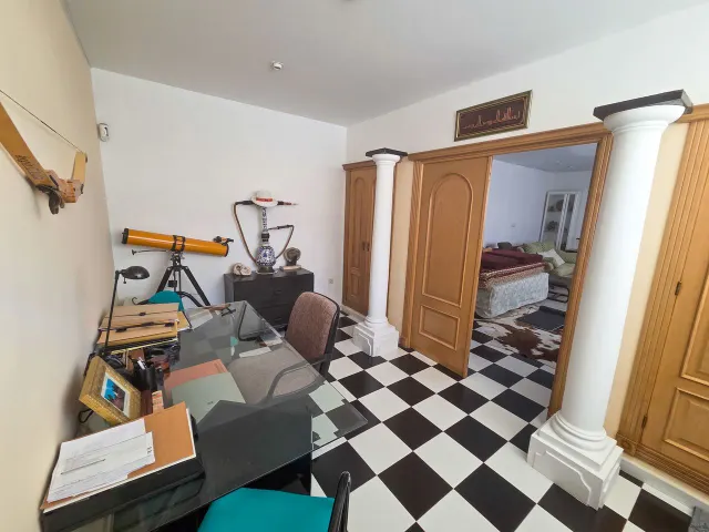 Villa 9 habitaciones 285m² en venta - Plaza Madrid — 23