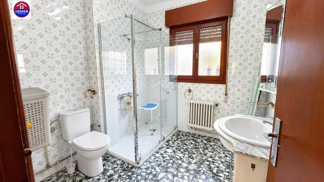 Casa 5 habitaciones 245m² en venta - Parte baja — 8