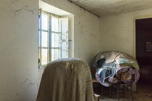 Encantadora Casa con Terreno en Abegondo, Galicia — 11
