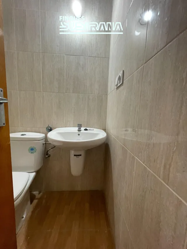 LOCAL COMERCIAL AMB POSSIBILITAT DE CANVI D'ÚS A HABITATGE A VILANOVA DEL CAMÍ — 6