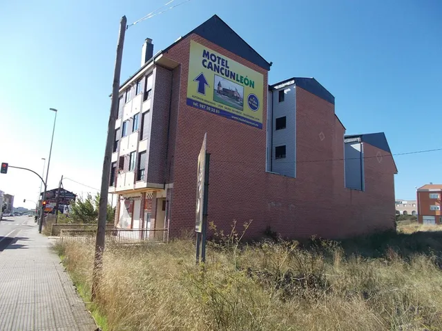 ESTUPENDA VIVIENDA EN  TROBAJO DEL CERECEDO — 13