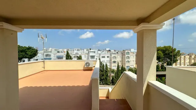 Villa 3 habitaciones en venta - Villamartin — 42
