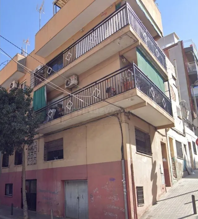 SE VENDE LOCAL OKUPADO en Calle Mozart 75 de Badalona (Barce - foto 4
