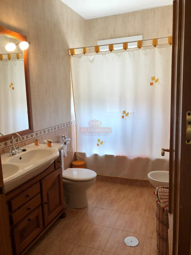 EN VENTA VIVIENDA UNIFAMILIAR ADOSADA EN VILLARGORDO DEL JUCAR — 23