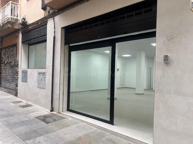 LOCAL COMERCIAL DE 311 m2 EN ALQUILER EN CALLE CRUZ – CENTRO
