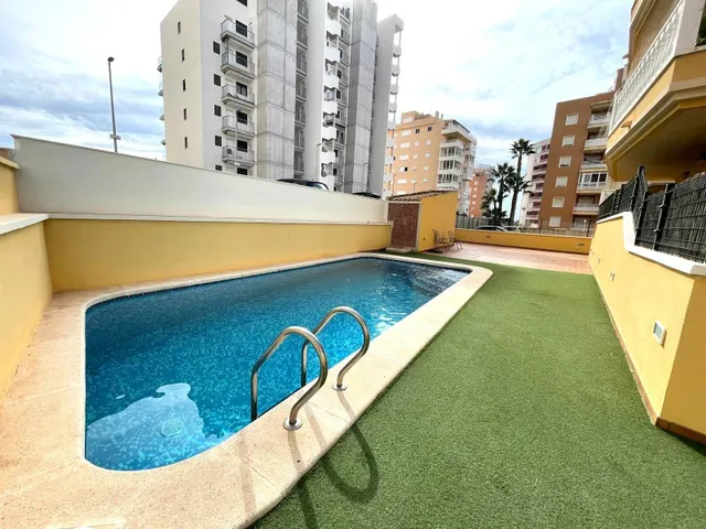 Piso de 2 dormitorios junto al Puerto Deportivo de Guardamar, orientación sur y piscina comunitaria — 15