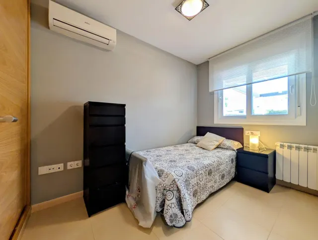 Vivienda en planta baja, 3 dormitorios. — 12