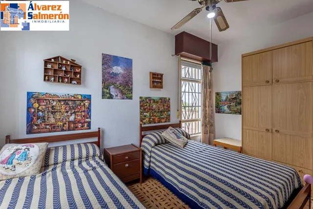 Gran casa con parcela y piscina en Cájar — 22