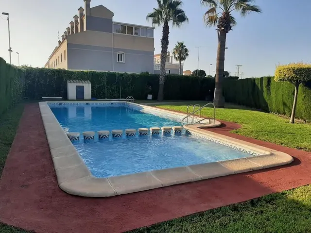 Villa en venta - Playa Flamenca — 25