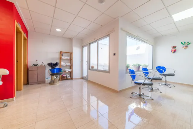 Local comercial 306m² en venta - Centro urbano — 17