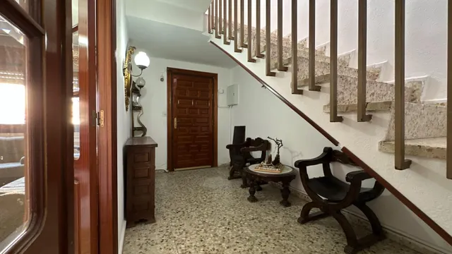 ¡Una casa con jardín, terraza y un sinfín de posibilidades en el corazón de Borja! — 16